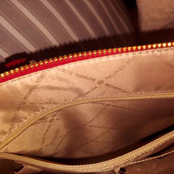 NWT Michael Michael Kors Lg TZ Satchel "CIARA" w/ matched  Wallet - Picture 4 of 10